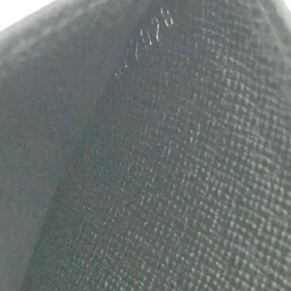 Authentic Louis Vuitton Taiga Portefeiulle Florin Bifold Wallet - Picture 9 of 17